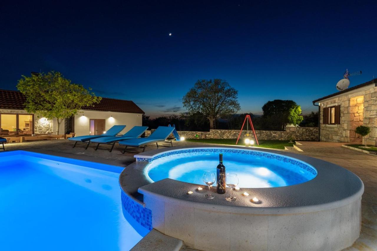 New! Promina Luxury Villa With 72Sqm Heated Pool, Jacuzzi, Infrared Sauna, Tennis Court, Media Room Bogatić Exterior foto